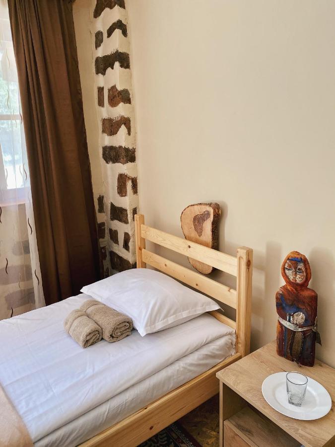Hovek Guest House Dilidzjan Buitenkant foto