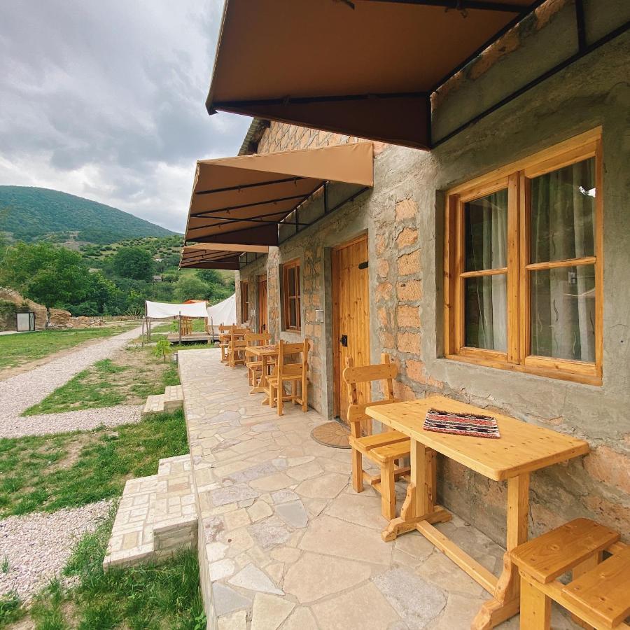 Hovek Guest House Dilidzjan Buitenkant foto