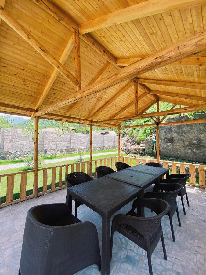 Hovek Guest House Dilidzjan Buitenkant foto