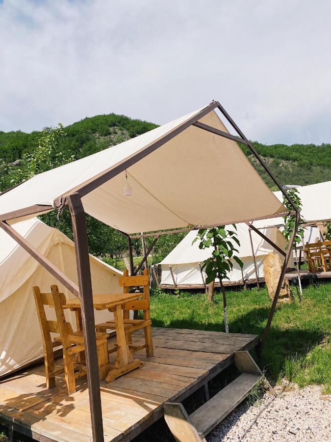 Hovek Guest House Dilidzjan Buitenkant foto