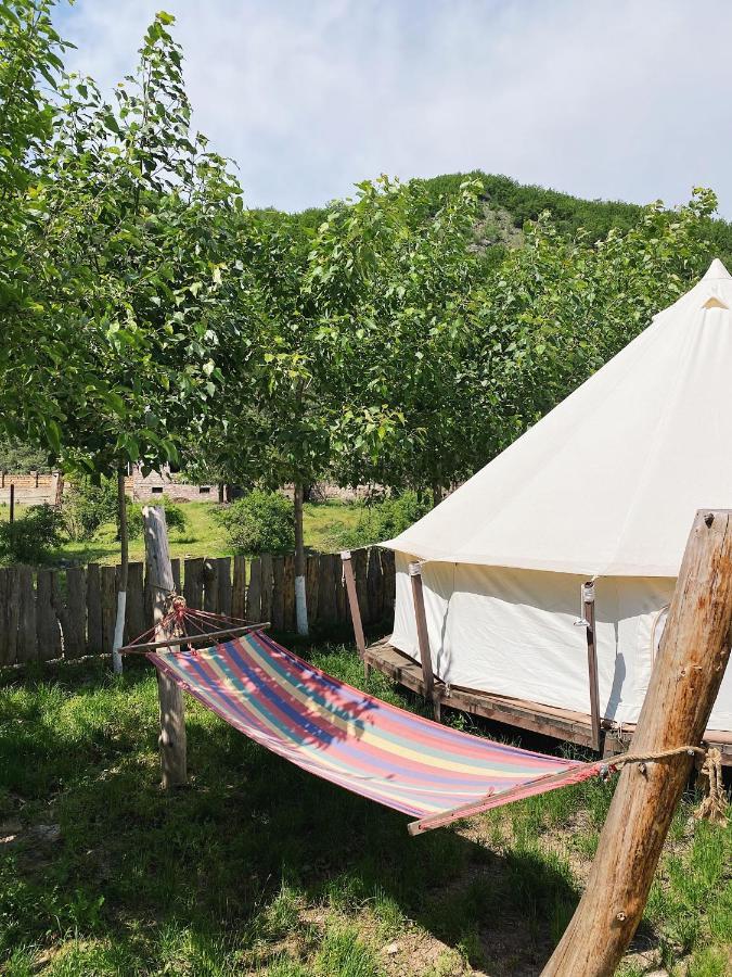 Hovek Guest House Dilidzjan Buitenkant foto