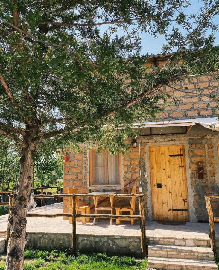 Hovek Guest House Dilidzjan Buitenkant foto